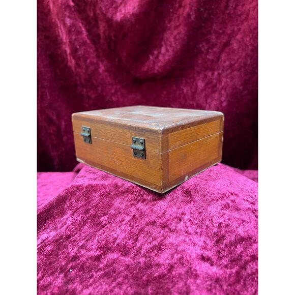 Vintage Oddities - Scale Calibration Weights in Wood Box - WM Ainsworth & Sons - Picture 4 of 5